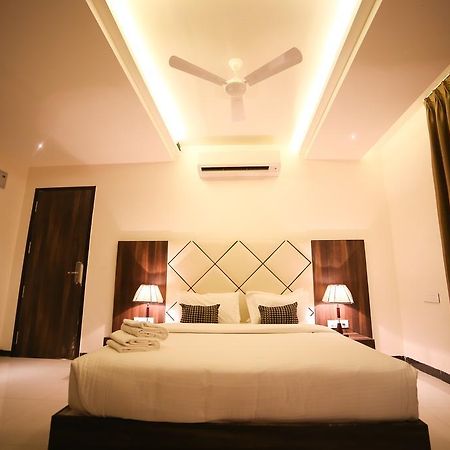 Meghdoot Hotel & Resort Ujjain Exterior photo